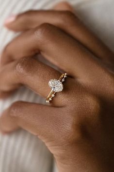 27 Oval Engagement Rings That Every Girl Dreams | Oh So Perfect Proposal Wedding Ring Sets Unique, Pretty Engagement Rings, Dream Wedding Ring, Melanie Casey, Cute Engagement Rings, Future Engagement Rings, Oval Cut Engagement Ring, Oval Engagement, Dream Engagement