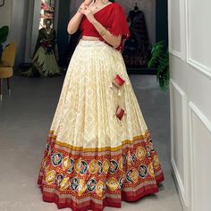 Fully Stitched Skirt And Blouse With No Duppatta. Indian Lehenga Category. Size Is 38 And Adjustable Up To 42 Ethnic Indian Wear, Green Lehenga Choli, Classy Blouses, Anarkali Lehenga, Indian Lehenga Choli, Indian Lehenga, White Halter Maxi Dress, Skirt And Blouse, Asymmetrical Tops