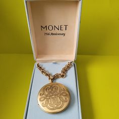 Monet 75th Anniversary Locket Necklace. Vintage. Authentic Monet. Locket Opens Can Hold Two Photos. In Its Original Felt Blue Box. Original Owner. Never Worn. Awesome Piece Of Well Made Fashion Jewelry. Gold Tone Metal. Company Began In 1927. Putting 75th Anniversary In 2002. Locket Necklace Vintage, Vintage Choker Necklace, Chunky Statement Necklace, Vintage Choker, Starfish Pendant, Monet Jewelry, Swarovski Crystal Necklace, 75th Anniversary, Pearl Choker Necklace