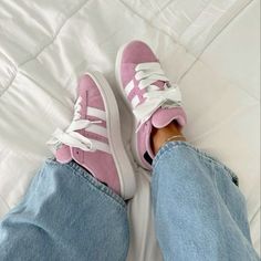 🌸🌸🌸 Men's Adidas (men), Back To School Shoes, Preppy Shoes, Pretty Shoes Sneakers, Shoe Wishlist, Adidas Shoes Women, Adidas Campus