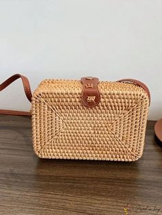 Bird in Bag - Retro-Style Woven Rattan Square Shoulder Bag for Women - Perfect for Summer Beach Travel and Mothers Day Gift Summer Purses, Woven Handbags, Plaid Fashion, Retro Chic, Bag Bag, Bird In Bag, Retro Stil, Square Bag, Bag For Women