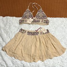 Beaded And Embroidered Skirt And Top Set Gorgeous Details Great Colors Flowing Small Skirt Bralette Medium Cross Back Black Lace Romper, Small Skirt, Boho Romper, Skirt And Top Set, Skirt And Top, Floral Cardigan, Embroidered Skirt, Crop Top And Shorts, Floral Print Maxi