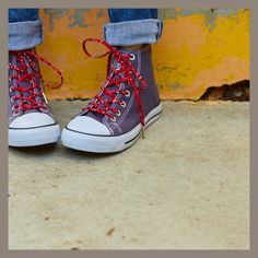 Shoelaces with red bandana. These shoelaces are made from fabric featuring the typical bandanna pattern. Metal-Tipped shoelaces available in 4 lengths. Can't decide what length to buy? Best to measure your existing laces. Check out our length recommendation chart. Here are some shoelace length recommendations: 27" - Little Kids Low Tops (approx age 5-6 years) 3-4 eyelets36" - Junior Low Tops (approx age 6-11) 4-5 eyelets / Also adult traditional Vans low tops45" - Adult Low Top Converse (approx Shoelaces Aesthetic, Red Bandana Shoes, Rainbow Shoe, Bright Shoes, High Top Chucks, Low Top Converse, Rainbow Shoes, High Top Converse, Red Bandana