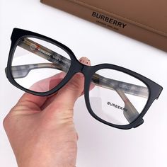 Burberry Evelyn Be2347 3942 Eyeglasses Black Square Women Brand - Burberry Frame Shape - Square Frame Color - Black Frame Material - Acetate Frame Type - Full Rim Lens Color - Demo Lenses (Prescription Capable) Size - 52/19/140 Lens Height - 45.2 Model Number - Evelyn Be2347 Color Code - 3942 Gender - Women Authentic! Full Retail Package With All Accessories. Made In Italy Cute Glasses Frames, Burberry Eyeglasses, Maquillage On Fleek, Black Eyeglasses Frames, Red Eyeglasses, Eye Glasses Case, Prescription Glasses Frames, Burberry Classic, Burberry Glasses