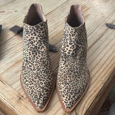 Dolce Vita Woman’s Size 6 1/2 Brand New ( No Box ) Leopard Print Booties Nice Boots, Leopard Print Booties, Leopard Boots, Fun Clothes, Western Ankle Boots, Over 60 Fashion, 60 Fashion, Soft Classic, Glass Slipper