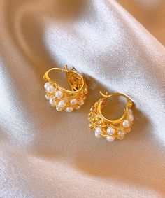 Fine Gold Metal Overgild Pearl Hollow Out Hoop EarringsMade of fine Metal Overgild Pearl Hollow Out.Measurement: 1.8cm/0.702" * 1.5cm/0.585". Matches easily with daily hairstyle, dresses & Shirts Elegant Gold Hoop Clip-on Earrings, Gold Huggie Hoop Earrings With Plating, Gold-plated Huggie Pearl Earrings, Gold Plated Huggie Pearl Earrings, Gold-tone Hoop Earrings For Wedding, Gold Small Hoop Earrings For Party, Small Gold Hoop Earrings For Wedding, Gold Hoop Earrings For Jewelry Making, Small Hoop Gold Plated Earrings For Wedding