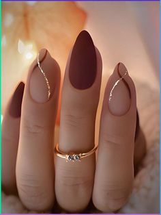 Ready to add some glitz and glam to your nails? These fabulous Korean pink glitter nails are sure to do the trick! Graduation Nails, Green Nail Designs, Striped Nails, Thanksgiving Nails, Elegant Nails, Fall Nail Designs, Chic Nails, Valentine's Day Nails, Gold Nails