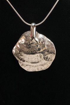 Sea Shell Silver Pendant Walking Along The Beach, Types Of Shells, Real Flower Jewelry, Lost Wax, Blue Agate, Shell Pendant, Jewelry Inspo, Sea Shell, The Sand