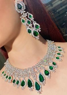 Luxury Emerald Necklace, Bridal Emerald Jewellery, Platinum Jewellery Set, Royal Jewelry Necklace, Fine Jewelry Necklace And Earring Set For Party, Fine Jewelry Necklaces With Matching Earrings For Party, Green Jewelry Sets For Evening, Diamond And Emerald Necklace, Emerald Jewelry Aesthetic