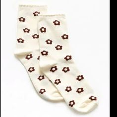 Cream Socks With Brown Daisy Flowers. Trendy Beige Cotton Socks, Cute Cream Spring Socks, Cute Cream Socks For Spring, Beige Cotton Socks For Summer, Cozy White Socks For Spring, Casual Cream Socks For Spring, Cozy White Cotton Socks, Space Socks, Cream Socks