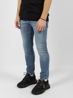 Phillip Plein stretch cotton denim trousers. - SS24 - Skinny fit - 5 Pockets - Belt loops at waist - Button closure - Logo label on the front flap - PP Hexagon patch on the back - Made in Italy - 99%Cotton 1%Elastane Phillips Plein, Logo Label, Philipp Plein, Denim Trousers, Engineered Garments, Luxury Retail, Jeans Pants, Stretch Cotton, Women Collection