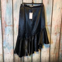 Nwt Ro & De Black Silky Lined Asymmetrical Hem Skirt Size M. In Excellent Condition. Zips On The Side. Waist: 13.5” Across The Front, Hips: 19” Across The Front, Length At Highest Point: 23”, Length At Lowest Point: 31”. Asymmetrical Lined Skirt For Party, Asymmetrical Party Skirt With Lining, Asymmetrical Lined Party Skirt, Party Asymmetrical Lined Skirt, Asymmetrical Lined Maxi Skirt For Party, Party Fitted Maxi Skirt With Asymmetrical Hem, Evening Skirt With Asymmetrical Hem And Lining, Asymmetrical Ruffled Skirt Bottoms For Evening, Evening Bottoms With Asymmetrical Hem And Lined Skirt