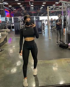 Poses Gym Mujer, Ootd Gym, Gym Ootd, Summer Workout Outfits, Gymwear Outfits, Gym Aesthetic