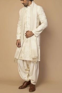 Chanderi Shawl, Dhoti Kurta For Men, Men Ethnic Wear, Shree Hari, Wedding Dresses Men, Men's Closet, Wedding Outfits For Groom, Wedding Dresses Men Indian, Sherwani For Men Wedding