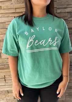 Baylor Bears Womens Green New Basic Short Sleeve T-Shirt - 16650689 Simple School Spirit Shirts, School Tshirt Designs Trendy, Cute School Shirt Designs, Cute College Tshirts, Vinyl T Shirts, Cute College Shirts Design, Cute College Shirts, Cricut School Spirit Shirts, High School Tshirt Designs Spirit Wear