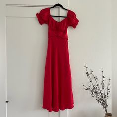 Size 4 Us Super Flattering, Would Be So Cute For A Wedding Or Special Event I Wore It Once Brand Is Petal & Pup Red Midi Dress With Ruched Sweetheart Neckline, Red Ruched Midi Dress With Sweetheart Neckline, Fitted Red Dress With Ruched Bodice, Elegant Red Midi Dress With Ruched Bodice, Red Party Midi Dress With Ruched Bodice, Red Midi Dress With Ruched Bodice For Party, Red Midi Dress With Ruched Bodice For Evening, Red Midi Dress With Ruched Fitted Bodice, Red Evening Midi Dress With Ruched Bodice