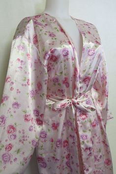 "Designer Floral Robe Kimono Style Heavenly and of so feminine! Wonderful high quality Oscar de la Renta robe from the 1990s Pink Label Heavy weight satin in a rose floral Sweeping full length Excellent condition. Small Bust 46\" 55\" length 20\" shoulder 15\" sleeve from underarm. Easy care polyester...washes like a dream Your boudoir will never be the same! https://www.etsy.com/shop/BelindasStyleShop" Vintage Pink Robe For Spring, Pink Satin Spring Robe, Tap Pants, Mode Kimono, The Wedding Singer, Vintage Nightgown, Never Be The Same, Floral Robes, Kimono Style