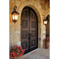 iron double exterior door with round top and scrollwork Spanish Style Doors, Mediterranean Front Doors, Modern Mediterranean Decor, Style Hacienda, Modern Mediterranean Homes, Mediterranean Home Interior, Hacienda Style Homes, Iron Front Door, Mediterranean Interior