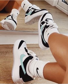 Nike Shoes Air Force, Trendy Shoes Sneakers, Jordan Shoes Girls, Pretty Shoes Sneakers, Custom Nike Shoes, All Nike Shoes, Nike Shoes Jordans, Nike Air Shoes, Cute Nike Shoes