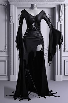 Halloween Vampire Outfit, Morticia Addams Costume, Vampire Outfit, Vampire Clothes, Witch Makeup, Morticia Addams, Pagan Witch, Halloween Vampire, Goth Dress