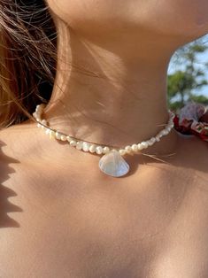 Mermaid Pearl Choker Necklace Pearl Beach Aesthetic, Aesthetic Summer Necklace, Aesthetic Beach Accessories, Bohemian Beaded Necklace, Mermaid Bead Necklace, Beaded Jewelry Beach, Beach Vibe Necklaces, Beach Diy Jewelry, Beach Jwellery