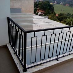 Varanda Railing Design, Balcony Railings Ideas, Metal Balcony Railing, Railing Design Balcony, Railing Design Balcony Steel, Glass Railing Balcony Exterior Design, Wood And Glass Balcony Railing, Balcony Railing Design Modern, Ms Railing With Glass Design Balcony