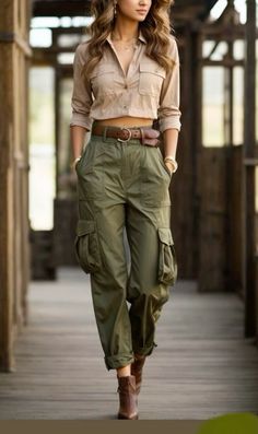 Women Cargo Pants Outfit, Olive Pants Outfit, Olive Green Pants Outfit, Trendy Cargo Pants, Green Pants Outfit, Women's Cargo Pants, Paperbag Hose, Cargo Outfit