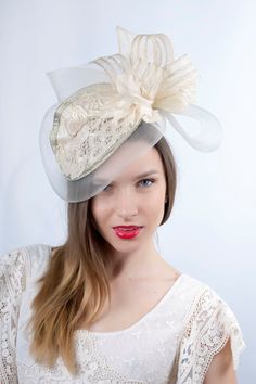 White Gatsby Wedding Hat, Elegant Cream Party Veil, Adjustable Fascinator For Wedding, Gatsby Style Wedding Headband Hat, Cream Gatsby Hat For Wedding, Adjustable Wedding Fascinator, Gold Wedding Headband With Pinched Crown, Elegant Wedding Veil With Headband, Elegant Wedding Headband Veil