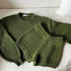 Good American Chunky Cable Knit Set In Green Great Condition Cozy Soft Sweater, Green Sweater Crochet, Cider Sweater, Hipster Clothing, American Sweater, Knit Inspiration, Knit Cropped Sweater, Sweater Turtleneck, Chunky Cable Knit