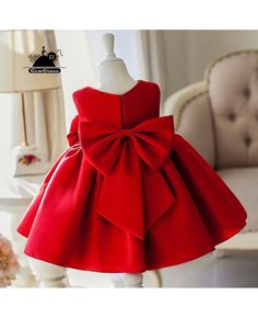 Shop simple red satin elegant flower girl dress with big bow for wedding parties online. Super cute styles with couture high quality. Pro since 2009. Valentine Dresses, Dress With Big Bow, Memory Diy, Elegant Flower Girl Dress, Red Flower Girl, Gaun Koktail, Red Flower Girl Dresses, Delicate Gown