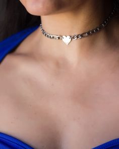 Chunky Heart Choker Necklace Heart Chunky Necklace Toggle - Etsy Greece Silver Figaro Chain Necklace, Silver Figaro Chain, Choker Necklace Silver, Chain Necklace Silver, Chunky Chain Necklace, Heart Choker Necklace, Pearl Anklet, Figaro Chain Necklace, Chunky Chain Necklaces