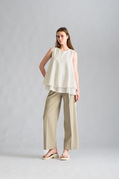 Discover the Courtney Double Layered Inner Pleated Blouse - the perfect blend of chic and sophistication. With its pleated design and double inner lining, this blouse offers a sleek and luxurious appearance. ᴄᴏᴍᴘᴏꜱɪᴛɪᴏɴ78% cotton, 15% linen, 5% polyester, and 2% viscose ꜱɪᴢᴇ ᴀɴᴅ ꜰɪᴛFit Type: FittedFabric Stretch: No Stretch Ivory Blouse, Satin Set, Pleated Blouse, Double Layer, Free Size, Sleek, Design