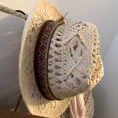 Macrame Designs, Hat Bar, Cute Hat, Accessories Cute, Brand Accessories, Macrame Design, Beach Hat, Cute Hats, No Brand