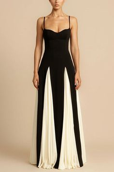 Outfit Party, Elegant Maxi Dress, Backless Maxi Dresses, Black White Dress, Pleated Maxi Dress, Suspender Dress, Pleated Maxi, Evening Attire, Midi Dress Sleeveless