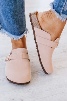 Step into comfort and style with the Keeley Clog Sandal! Featuring a cozy clog design and a secure strap for a perfect fit, these sandals are ready for any adventure. The cushioned footbed and durable rubber outsole provide all-day support and comfort, making these sandals a must-have for your wardrobe.