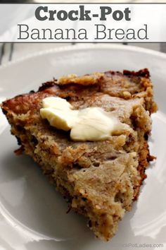 [Video] Crock-Pot Banana Bread - A moist and delicious recipe for Crock-Pot Banana Bread that is the perfect use for over ripe bananas. Whip up a batch today for a yummy sweet treat! [Vegetarian] #CrockPotLadies #CrockPot #Slow Cooker #BananaBread Crockpot Banana Recipes, Crockpot Banana Bread Easy, Crock Pot Banana Bread, Crockpot Banana Bread, Crockpot Vegan, Meatballs Healthy, Over Ripe Bananas, Beef Stews, Desserts Fruit