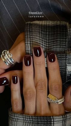 Black Nails With Black Tips, Wine Short Nails, Shellac Nails With Design, Bordo Nails, Maroon Nails