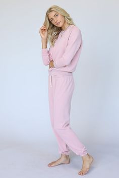 you asked for an easy fit jogger and this is it. a little high waisted with a simple hidden drawcord. designed to lounge in, play in, and work in. you never take these off. ever. perfectly paired with our Heart hoodie. elevated loungewear that's forever your favorite. 100% cotton fleece machine wash cold with like colors. tumble dry low. mindfully made in los angeles, california. we garment dye our collection, so there may be slight variances with shading and color. when purchasing a set, we rec White Lounge Set, Elevated Loungewear, Joggers For Women, White Lounge, Poppy Color, Periwinkle Color, Perfect White Tee, Heart Hoodie, Fitted Joggers