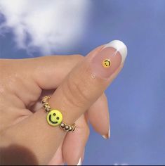 Smiley Face Beaded Rings Bee Ring Beads, Beaded Daisy Rings, Trendy Smiley Face Round Beads Jewelry, Beaded Rings Daisy, Checkered Ring Bead, Jewelry Kpop, Smiley Smile, Fashion Beads, Beads Jewellery