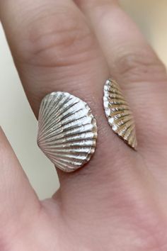 Birth of Venus Ring Goddess Aphrodite, Birth Of Venus, Scallop Shell, Dope Jewelry, Funky Jewelry, Jewelry Lookbook, The Goddess, Dream Jewelry, Jewelry Inspo