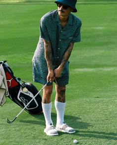 Mens Street Style Urban, Sports Fashion Photography, Golf Attire Women, Golf Photography, Mens Photoshoot Poses