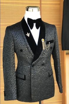 Shop for double breasted black shawl lapel jacquard wedding suits at Allaboutchic. Browse closeout Cheap but high quality formal suit & designer brand suit collections & styles with free Shipping. Double Breasted Suit Men, Suits Ideas, White Wedding Suit, Suits Groom, Suits Formal, Double Breasted Tuxedo, Clothing Reference, Pastel Beach, Fancy Suit