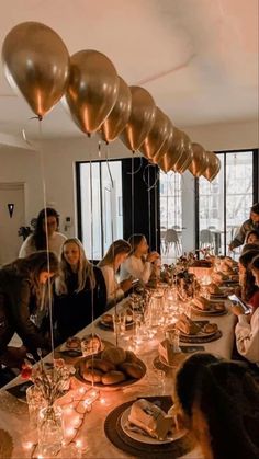 Unique Birthday Celebration Idea Birthday Dinner Party, Bday Party Theme, 24th Birthday, Golden Birthday, Birthday Brunch, Birthday Table, 18th Birthday Party, 25th Birthday