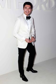 Henry Golding, Navy Tuxedos, Groom And Groomsmen Suits, Ladies Brunch, Men Mode, Tom Ford Suit, Groom And Groomsmen Attire