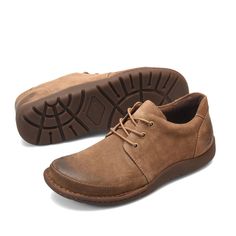 This 3-eyelet lace-up is a great everyday casual. A padded leather collar cushions the foot around the ankle, while a cushioned microfiber footbed pads the foot with every step. Saddle Shoe, Mens Slip Ons, Saddle Shop, Women's Slip Ons, Saddle Shoes, Shoes And Boots, Born Shoes, Leather Collar, Eyelet Lace