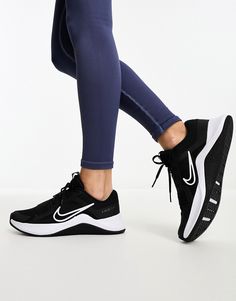 Gym Shoes For Women Nike, Nike Womens Running Shoes, Best Workout Shoes For Women, Nike Women Sneakers, Gym Shoes For Women, Best Workout Shoes, Black Tennis Shoes, Workout Sneakers, Nike Branding