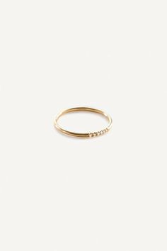 VI Line Ring – Kinn // $320 Round Diamond Setting, Solid Gold Band, Hammered Rings, Golden Rule, Broken Chain, Round Rings, Ring Diamond, Less Is More, Gold Band