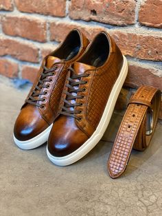 Stylish Outfits For Men, Brown Leather Sneakers, Ballet Socks, Trendy Mens Fashion, How To Make Brown, Outfits For Men, Men's Shoes Accessories, Brown Leather Shoes, Best Mens Fashion