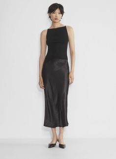 Black Silk Midi Skirt Outfit, Stylish Spring Outfit, Wide Table, Satin Slip Skirt, Satin Maxi Skirt, St Emilion, Satin Midi Skirt, Slip Skirt, Satin Maxi