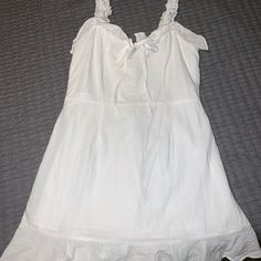 Like New White Linen Lulu’s Dress! Only Worn Once For Graduation Pictures, Basically Brand New. Size Medium! Lulus White Dress, Graduation Pictures, Lulu Dresses, White Linen, Colorful Dresses, White Dress, Color White, Like New, Size Medium